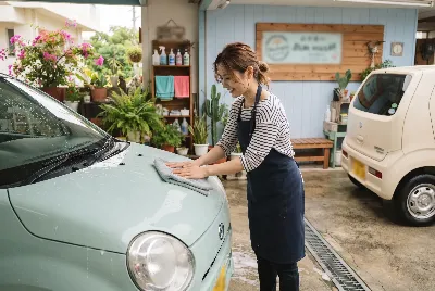 自動車販売店・整備工場のスタッフ