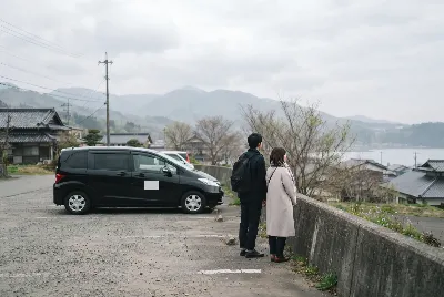 レンタカーの受付・貸出をしている様子