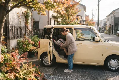 カーリースの契約・引き渡しをしている様子