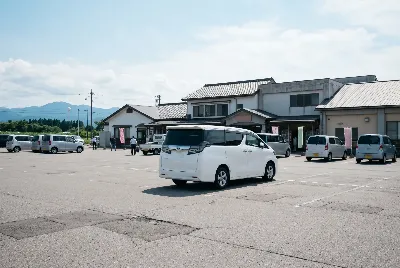 道路や車のある風景