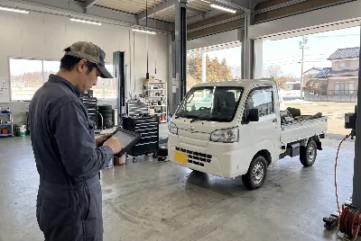 自動車販売店・整備工場のスタッフ
