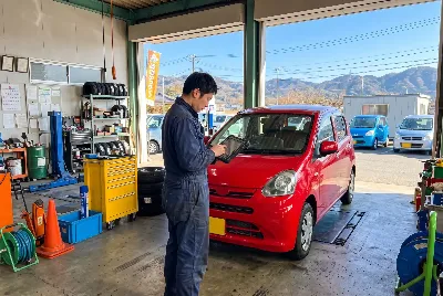 自動車販売店・整備工場のスタッフ