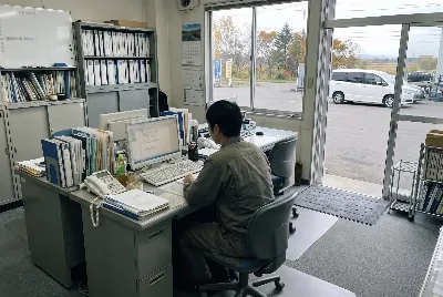 自動車販売店・整備工場のスタッフ