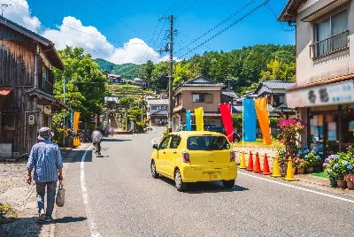 道路や車のある風景