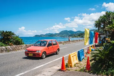 道路や車のある風景