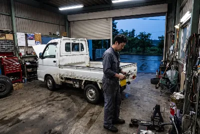 自動車販売店・整備工場のスタッフ