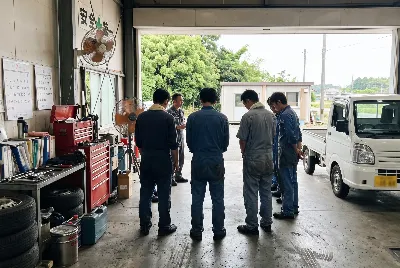 自動車販売店・整備工場のスタッフ