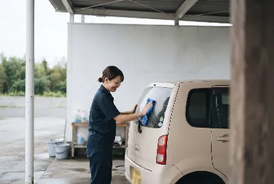 自動車販売店・整備工場のスタッフ