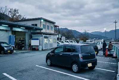 レンタカーの受付・貸出をしている様子