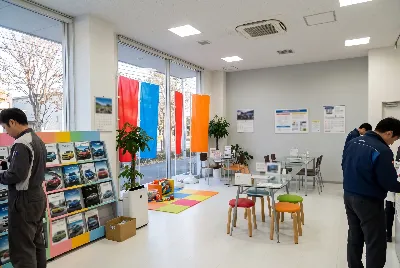 自動車販売店のショールーム・店内の様子