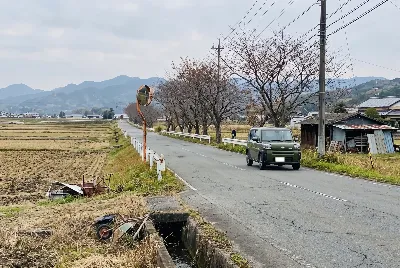 道路や車のある風景
