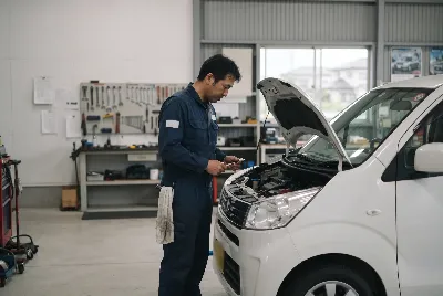 自動車販売店・整備工場のスタッフ