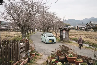道路や車のある風景