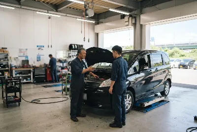 自動車販売店・整備工場のスタッフ
