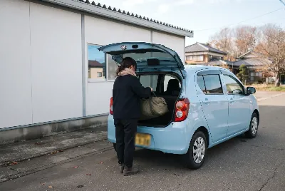 レンタカーの受付・貸出をしている様子