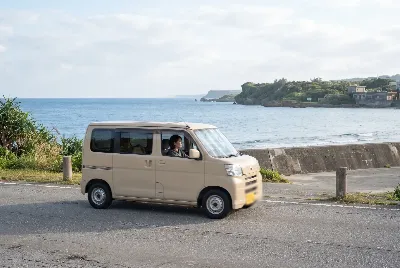 道路や車のある風景