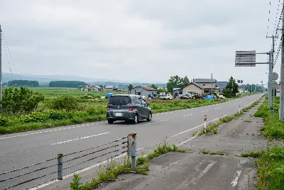 道路や車のある風景