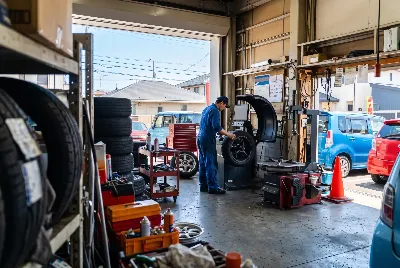 タイヤ交換・タイヤ作業をしている様子